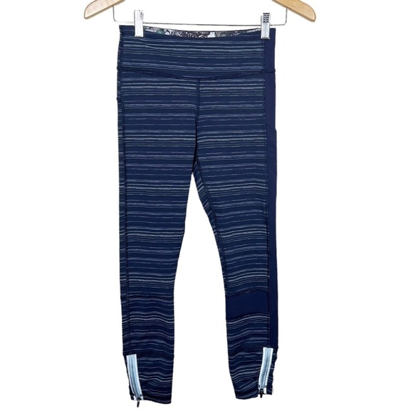 Lululemon Run The World 7/8 Tight Leggings Cyber Stripe Black Blue Womens Size 4 - Picture 1 of 9